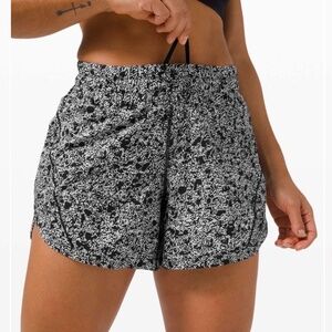 Lululemon Track That Short Sporadic Black Rhino Grey 5" Women's Size 4 W7BOLS